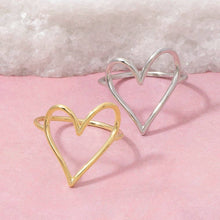 Heart Cutout Band Ring: Gold
