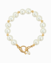 Classic Pearl Toggle Bracelet