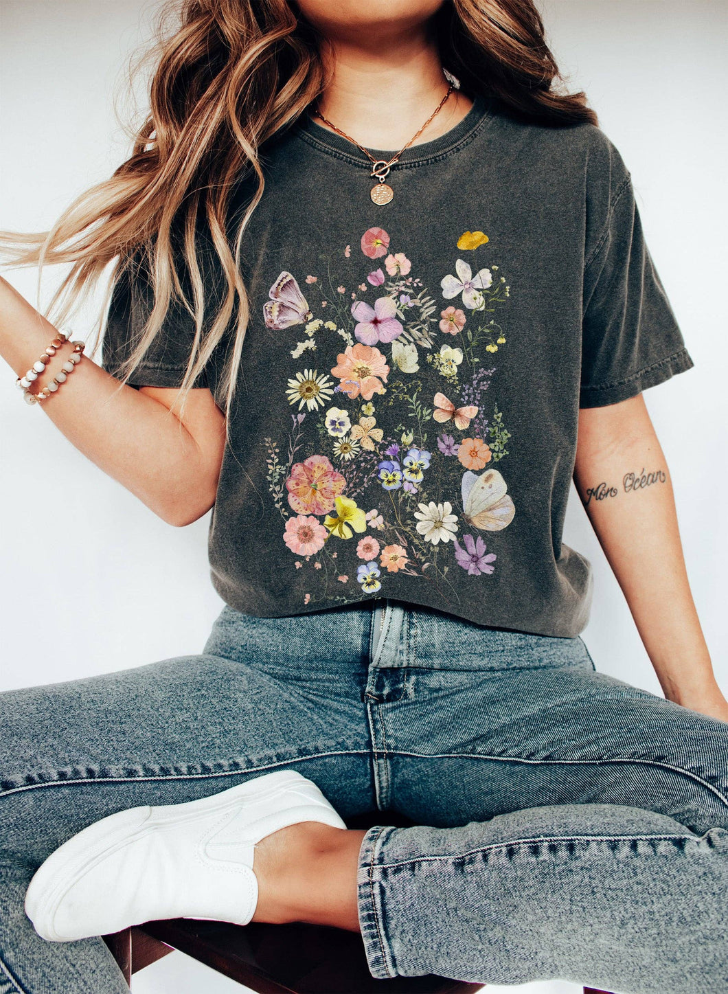 Meadow Breeze Wildflowers Floral Vintage Graphic T-Shirt - Pepper