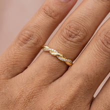 Twisted Pave Cz Band Ring: Silver