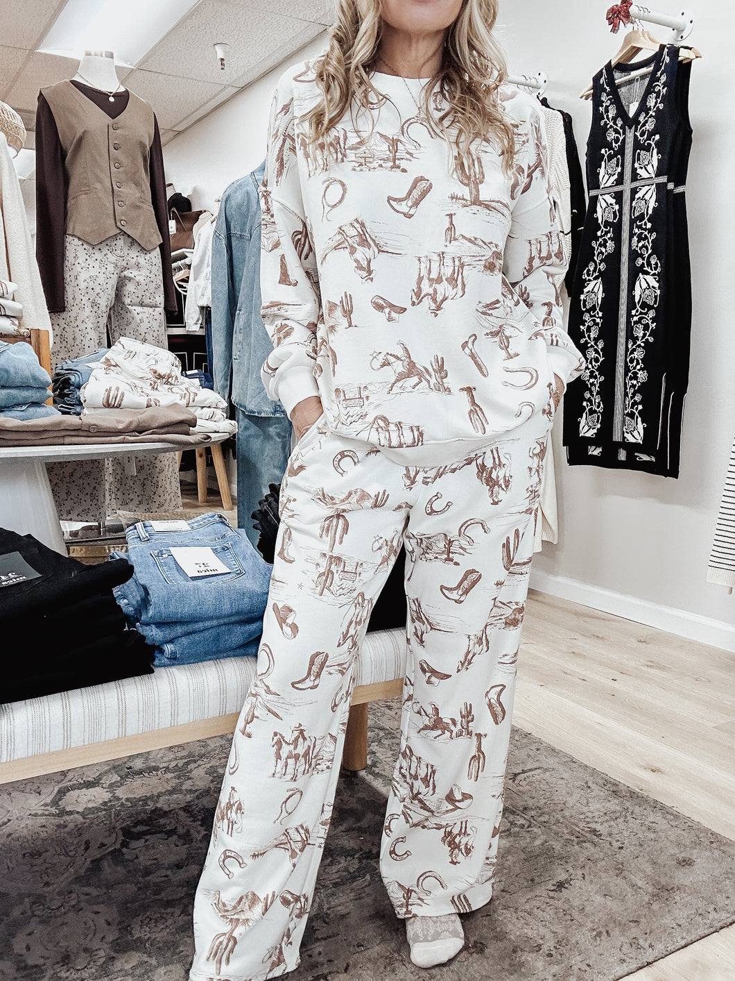 Desert Sketch Western Print Elastic Waist Joggers - Cream