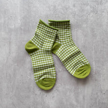 Picnic Mid Crew Socks: Oatmeal Brown