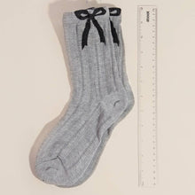 Embroidered Ribbon Bow Socks - Gray