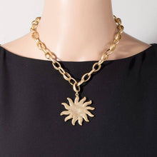 Weathered Metallic Sun Pendant Chain Necklace - Gold