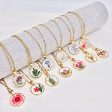 Dried Flowers Floral Irregular Round Pendant Necklace - Leucanthemum paludosum