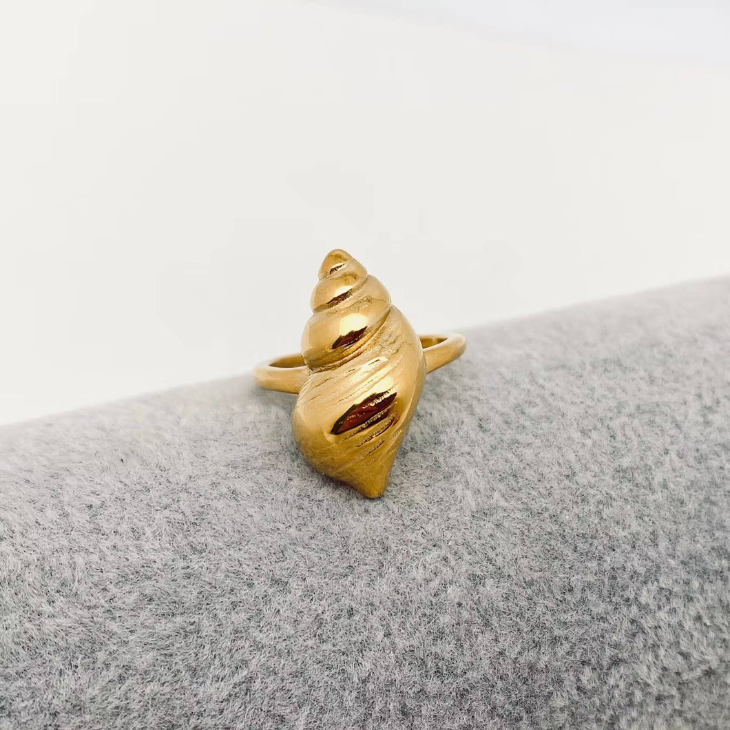 Texture Design 18K Gold Plated Conch Ring
