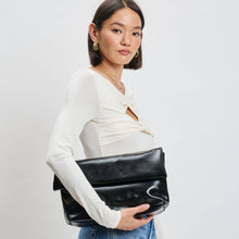 Angela Crossbody: Caramel