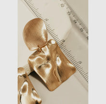 Brushed Metallic Warped Square Dangle Earring - Gold