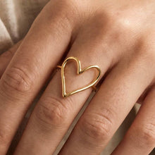Heart Cutout Band Ring: Gold