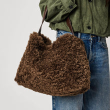 Lumi Hobo: Brown