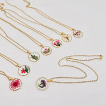 Dried Flowers Floral Irregular Round Pendant Necklace - Leucanthemum paludosum