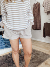 Z SUPPLY Everyday French Terry Striped Crew - Heather Ash