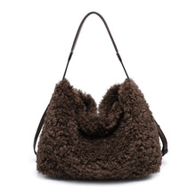 Lumi Hobo: Brown