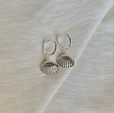 Seashell Huggie Hoop Earrings - Silver