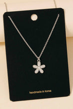 Rhinestone Flower Pendant Necklace - Gold