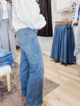 Kamy High Rise Loose Straight Jeans
