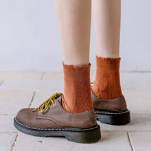 RUFFLED SOLID COLOR MID-TUBE SOCK
