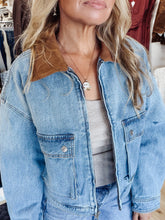 GOOD AMERICAN The Denim Swing Cropped Jacket - Amber