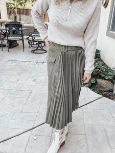 Day at the Vineyard Pleated Skirt with Pocket Detail - Olive