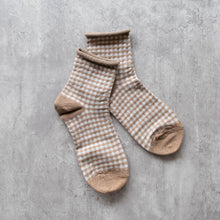 Picnic Mid Crew Socks: Oatmeal Brown