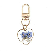 BAG CHARM Key Chain PRESSED DRIED FLOWER HEART ROUND | 40KC163: HEART PINK