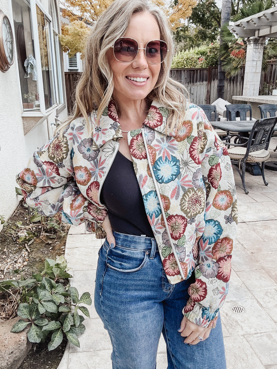 Retro Floral Printed Cropped Jacket