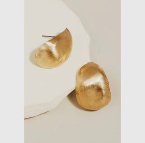 Brushed Metallic Curved Shield Earring - Gold