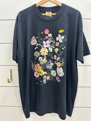 FINAL SALE Meadow Breeze Wildflowers Floral Vintage Graphic T-Shirt - Black
