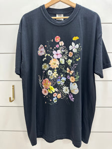 FINAL SALE Meadow Breeze Wildflowers Floral Vintage Graphic T-Shirt - Black