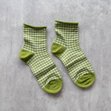 Picnic Mid Crew Socks: Oatmeal Brown