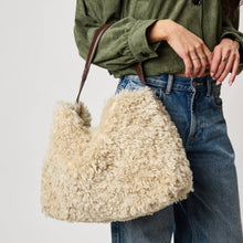 Lumi Hobo: Brown