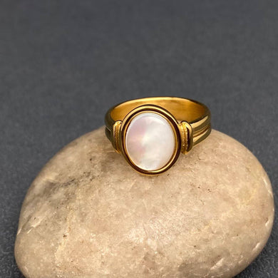 Inlaid Oval Shell 18K Gold Plated Stainless Steel Ring - Size 7