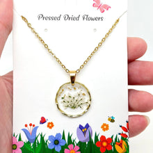 Dried Flowers Floral Irregular Round Pendant Necklace - Leucanthemum paludosum