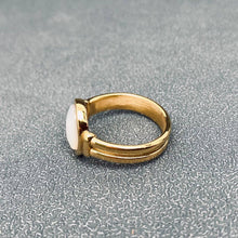 Inlaid Oval Shell 18K Gold Plated Stainless Steel Ring - Size 7