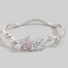 Gold Dipped Cz Wavy Flower Studded Ring: S