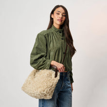 Lumi Hobo: Brown