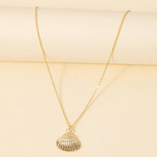 Clam Shell Pendant Necklace - Gold