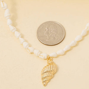 Conch Shell Pendant Mini Shell Beaded Necklace - Gold