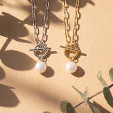 Freshwater Pearl Pendant Toggle Paperclip Necklace: Silver