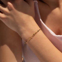 18K Gold PVD Stainless Steel Cross Chain Bracelet: Stainless Steel Silver