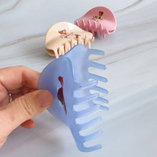 Preppy Bear Hair Claw – Charming Retro Style: Pink