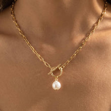 Freshwater Pearl Pendant Toggle Paperclip Necklace: Silver