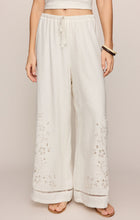 Z SUPPLY Sid Embroidered Woven Pant - White